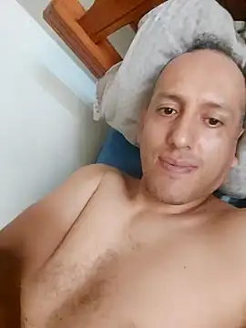 Snapshot of carozi chatting on 02.27.25 carozi online show from 02.27.25