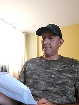 Snapshot of carozi chatting on 03.12.25 carozi online show from 03.12.25