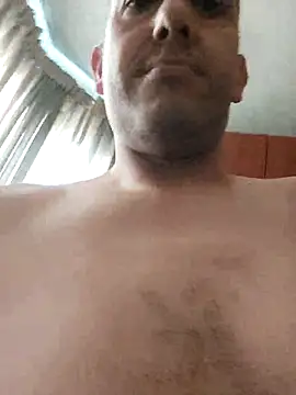 Snapshot of carozi chatting on 03.17.25 carozi online show from 03.17.25