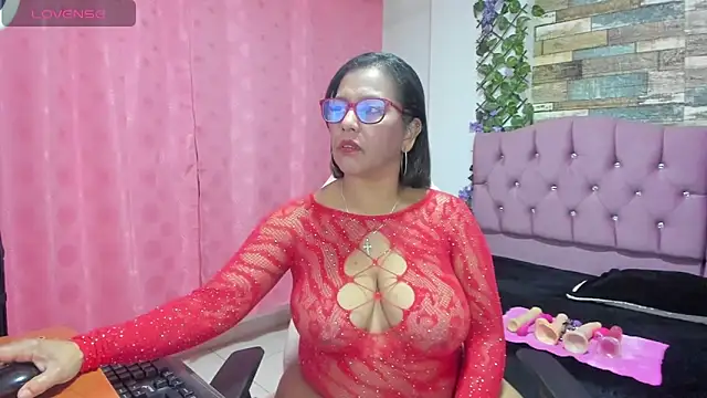 Snapshot of elizabeth_mature23 chatting on 12.24.24 elizabeth mature23 online show from 12.24.24