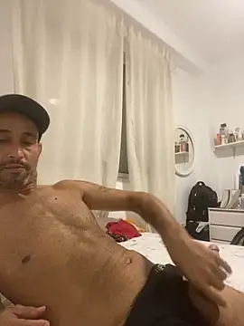 Snapshot of Ney-sp chatting on 10.04.25 Ney-sp online show from 10.04.25