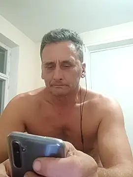 Snapshot of Viause_Kentauelle chatting on 09.28.25 Viause Kentauelle online show from 09.28.25