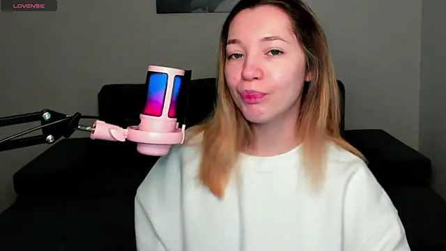 MiaThaine online show from 01.17.25