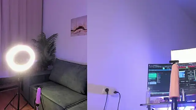 Snapshot of selina_coy chatting on 03.10.25 selina coy online show from 03.10.25