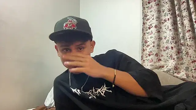 Snapshot of bob_petterson chatting on 01.01.25 bob petterson online show from 01.01.25