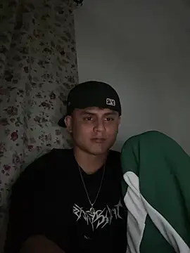 Snapshot of bob_petterson chatting on 01.01.25 bob petterson online show from 01.01.25