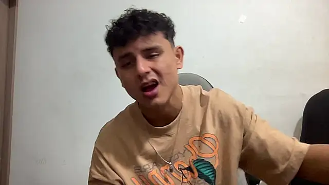 Snapshot of bob_petterson chatting on 01.02.25 bob petterson online show from 01.02.25