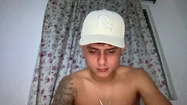 Snapshot of bob_petterson chatting on 02.05.25 bob petterson online show from 02.05.25