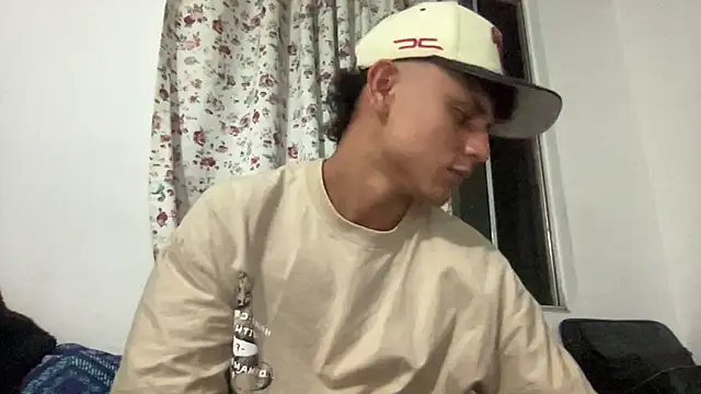 Snapshot of bob_petterson chatting on 02.14.25 bob petterson online show from 02.14.25