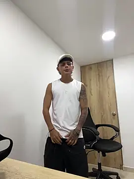 Snapshot of bob_petterson chatting on 03.20.25 bob petterson online show from 03.20.25