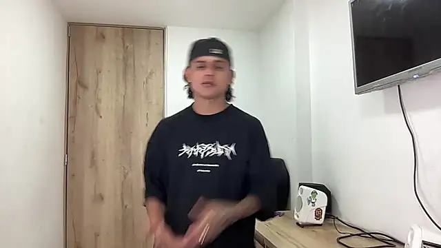 Snapshot of bob_petterson chatting on 09.13.25 bob petterson online show from 09.13.25