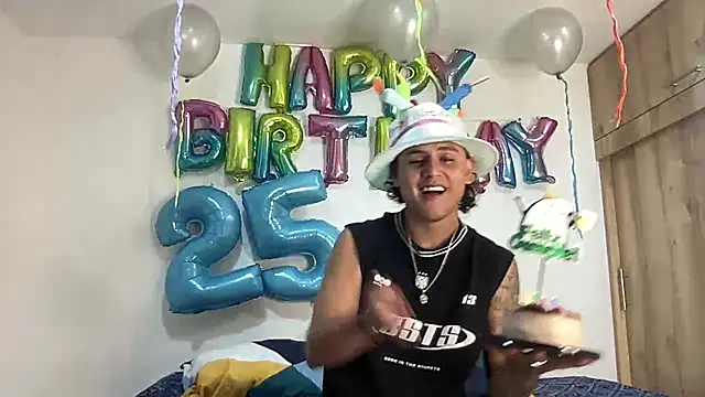 Snapshot of bob_petterson chatting on 10.01.25 bob petterson online show from 10.01.25