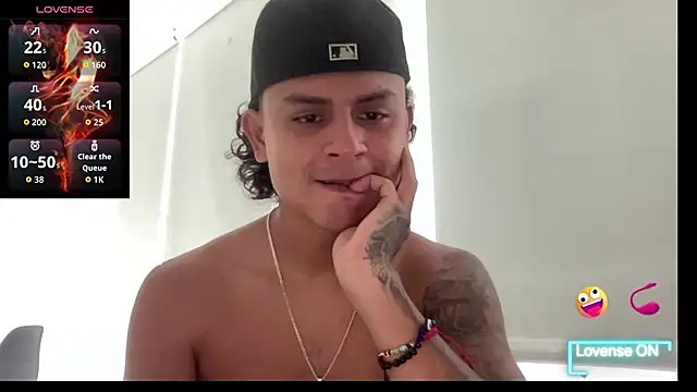 Snapshot of bob_petterson chatting on 10.22.25 bob petterson online show from 10.22.25