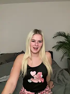 Snapshot of Allylove03 chatting on 12.20.24 Allylove03 online show from 12.20.24