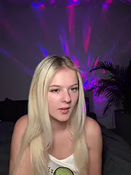 Snapshot of Allylove03 chatting on 12.22.24 Allylove03 online show from 12.22.24