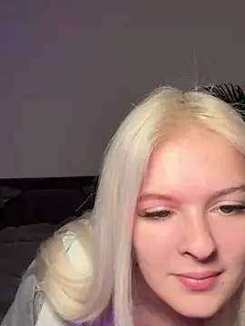 Snapshot of Allylove03 chatting on 01.04.25 Allylove03 online show from 01.04.25