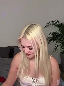 Snapshot of Allylove03 chatting on 01.11.25 Allylove03 online show from 01.11.25