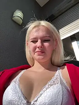 Snapshot of Allylove03 chatting on 01.12.25 Allylove03 online show from 01.12.25