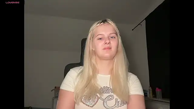 Snapshot of Allylove03 chatting on 09.12.25 Allylove03 online show from 09.12.25