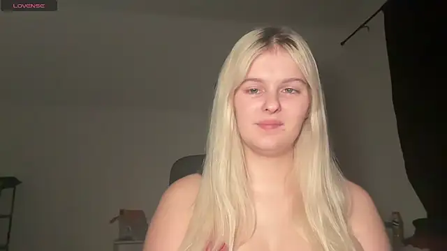 Snapshot of Allylove03 chatting on 10.06.25 Allylove03 online show from 10.06.25