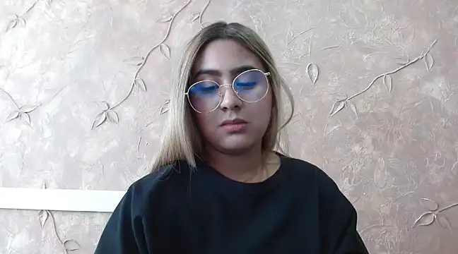 Miabonnett  online show from 01.16.25