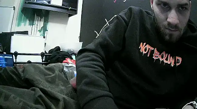 Snapshot of pervy_devil chatting on 02.10.25 pervy devil online show from 02.10.25
