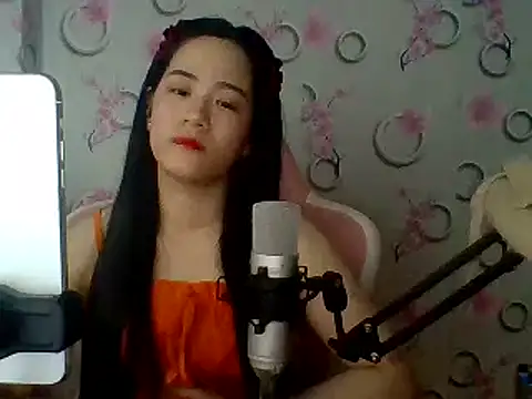 Snapshot of Nana-68 chatting on 01.30.25 Nana-68 online show from 01.30.25