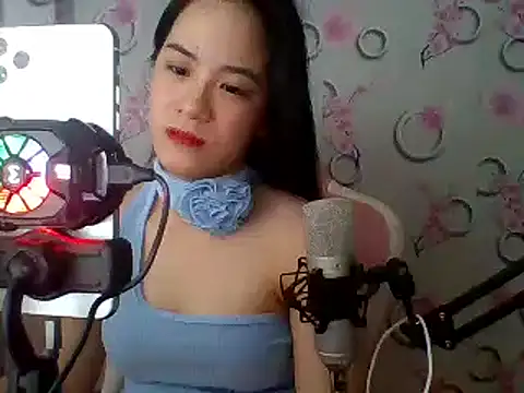Snapshot of Nana-68 chatting on 02.06.25 Nana-68 online show from 02.06.25