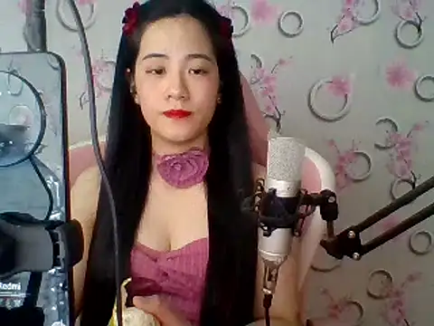 Snapshot of Nana-68 chatting on 02.12.25 Nana-68 online show from 02.12.25