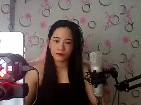 Snapshot of Nana-68 chatting on 02.14.25 Nana-68 online show from 02.14.25