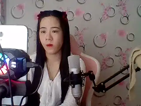 Snapshot of Nana-68 chatting on 02.17.25 Nana-68 online show from 02.17.25