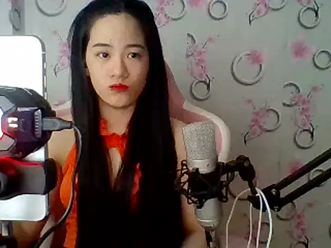 Snapshot of Nana-68 chatting on 02.26.25 Nana-68 online show from 02.26.25