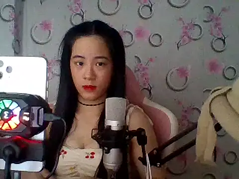 Snapshot of Nana-68 chatting on 03.03.25 Nana-68 online show from 03.03.25