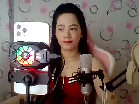 Snapshot of Nana-68 chatting on 03.05.25 Nana-68 online show from 03.05.25