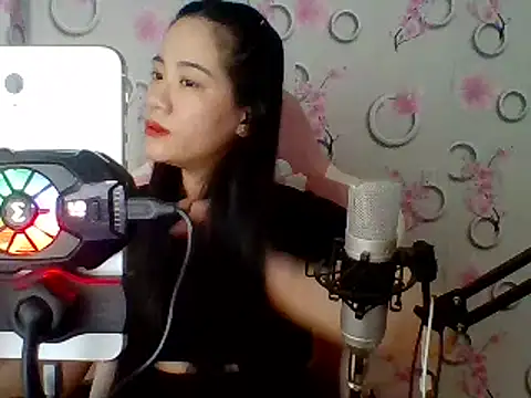 Snapshot of Nana-68 chatting on 03.08.25 Nana-68 online show from 03.08.25