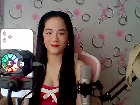 Snapshot of Nana-68 chatting on 03.14.25 Nana-68 online show from 03.14.25