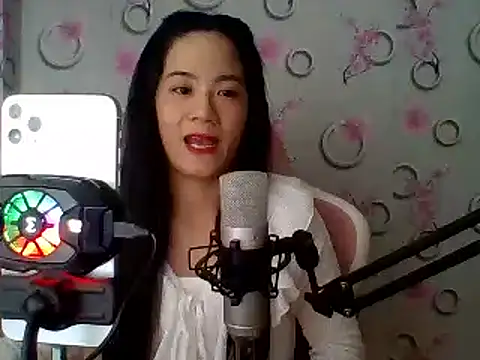 Snapshot of Nana-68 chatting on 03.22.25 Nana-68 online show from 03.22.25