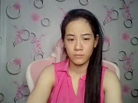 Snapshot of Nana-68 chatting on 09.25.25 Nana-68 online show from 09.25.25