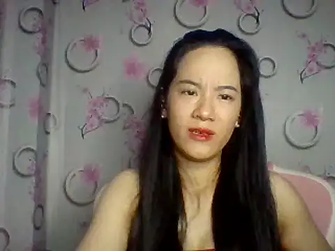 Snapshot of Nana-68 chatting on 10.19.25 Nana-68 online show from 10.19.25