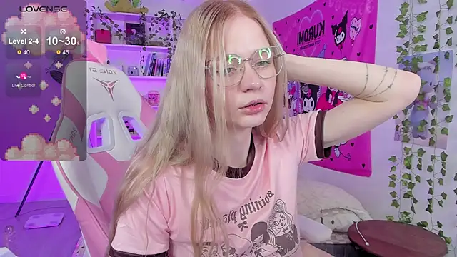 Snapshot of Milia_Parker chatting on 02.21.25 Milia Parker online show from 02.21.25