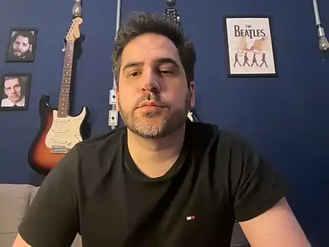 Snapshot of hotsafadinho chatting on 03.10.25 hotsafadinho online show from 03.10.25