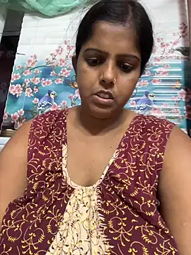 Snapshot of Beauty-queen chatting on 10.16.25 Beauty-queen online show from 10.16.25