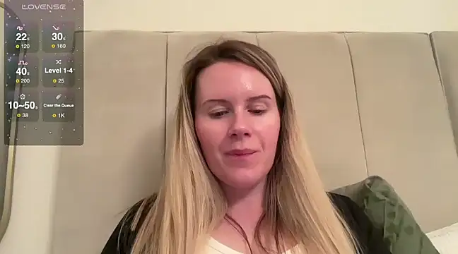Snapshot of redheadrosie69 chatting on 03.10.25 redheadrosie69 online show from 03.10.25