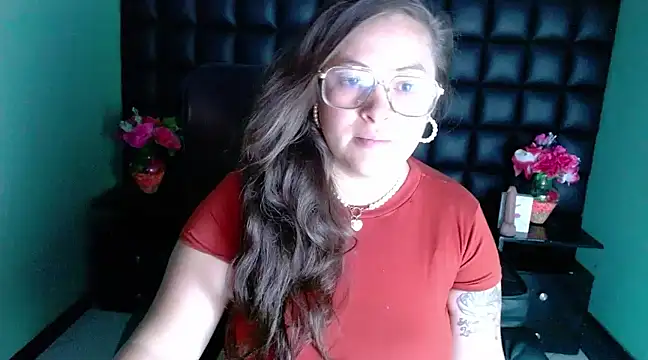 Snapshot of SaraThomso chatting on 12.07.24 SaraThomso online show from 12.07.24