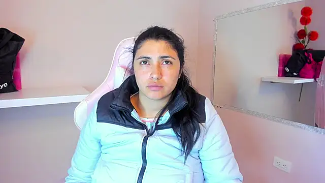 Snapshot of Danna_777_ chatting on 12.21.24 Danna 777 online show from 12.21.24