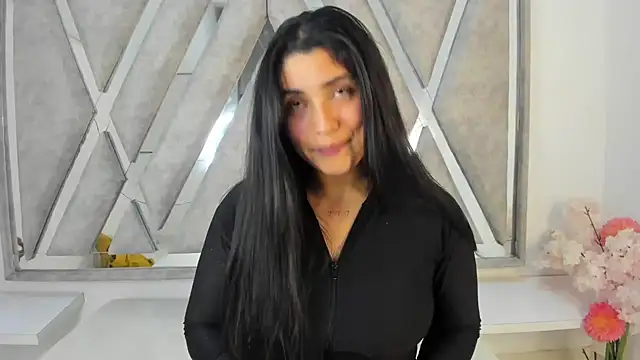Snapshot of Danna_777_ chatting on 02.18.25 Danna 777 online show from 02.18.25