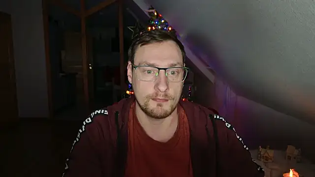 Snapshot of Relsxboy chatting on 12.09.24 Relsxboy online show from 12.09.24