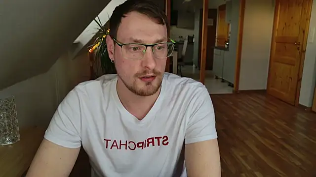 Snapshot of Relsxboy chatting on 03.14.25 Relsxboy online show from 03.14.25