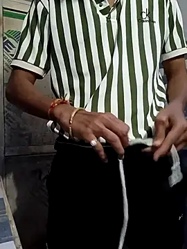 Snapshot of hotvarunrita chatting on 10.23.25 hotvarunrita online show from 10.23.25