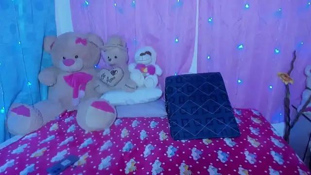 Dana Jeins online show from 12.04.25